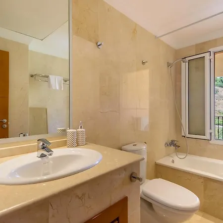 Alcam Aloha Deluxe 42 *