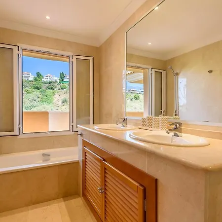 Alcam Aloha Deluxe 42 アパート *